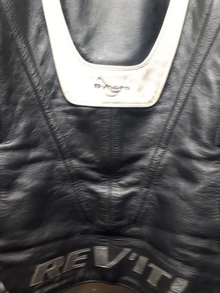 Chaqueta moto revit cuero