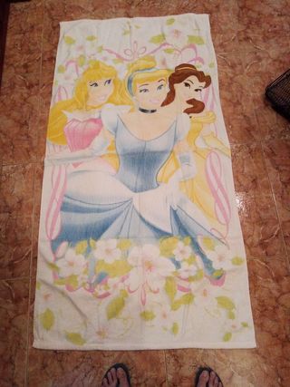 Toalla piscina princesas