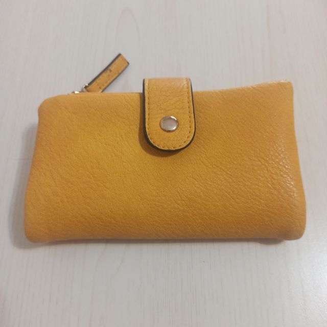 Portafoglio giallo