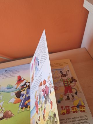 Pinocho y Los 3 Cerditos en 1 Libro