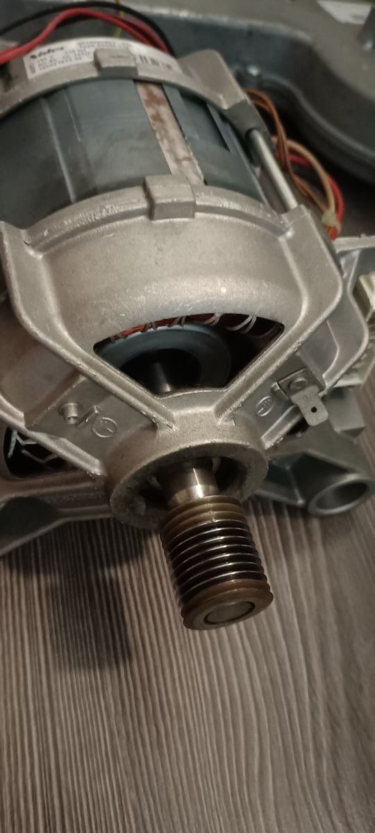 Motor lavadora secadora Ariston Hotpoint AQM8D49