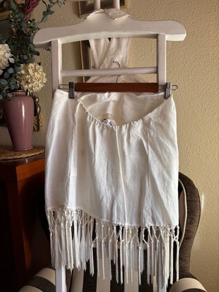 Top lino flecos escote hatler atado al cuello ZARA