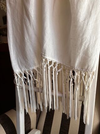 Top lino flecos escote hatler atado al cuello ZARA