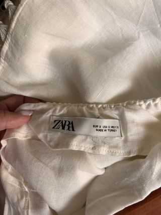 Top lino flecos escote hatler atado al cuello ZARA