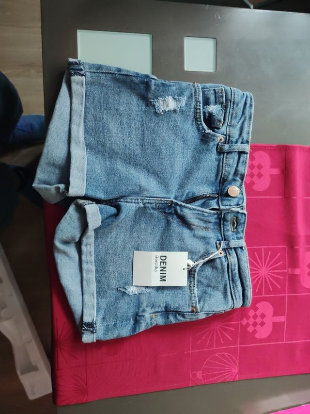 Pantalón vaquero corto Bershka T34