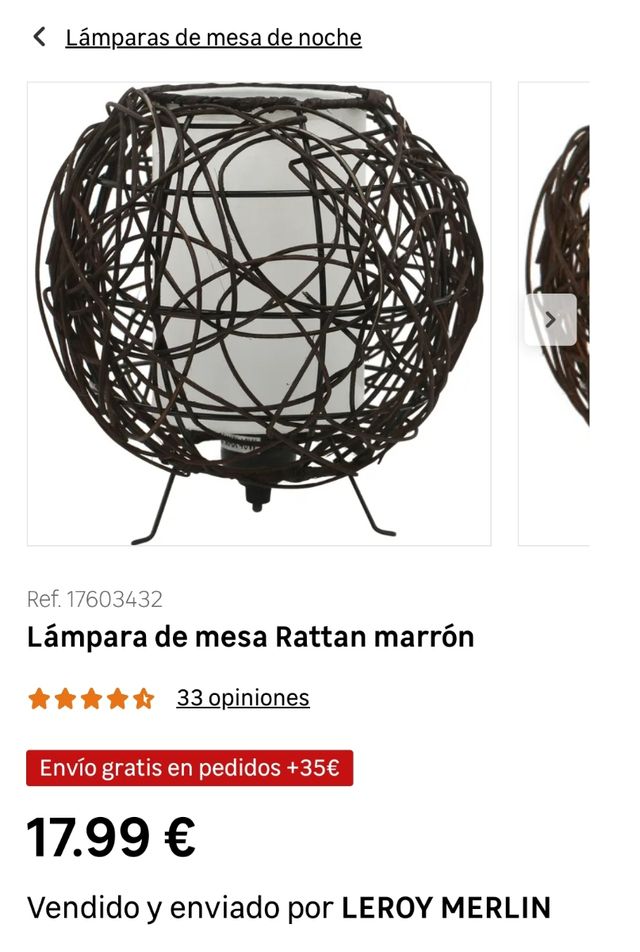 Lámpara de techo y mesitas