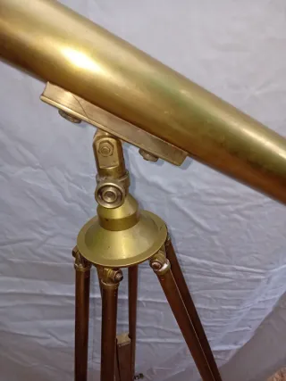 Telescopio  refractor de 1928con trípode OFERTON