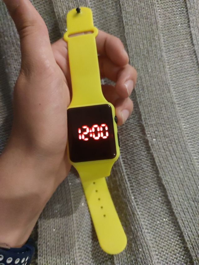 Reloj amarillo 🐣