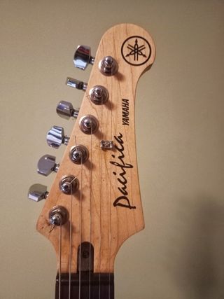 Guitarra Yamaha Pacifica Pac120S
