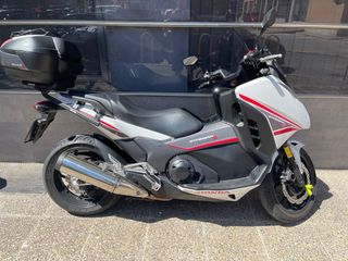 Honda integra 750 sport