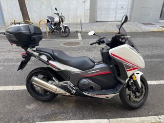 Honda integra 750 sport