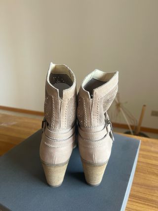 Stivaletti estivi nuovi