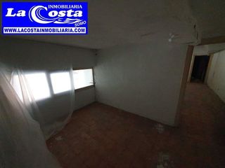 Local comercial en venta en Numancia - San Fernando en Santander