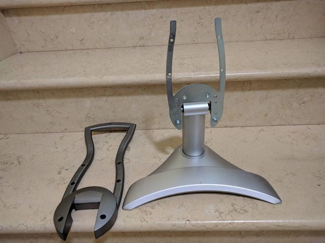 Vendo PIEDISTALLO PORTA TV universale VTN (P)2002