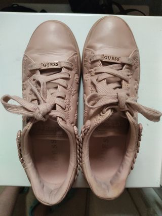 Sneakers Guess 🩷