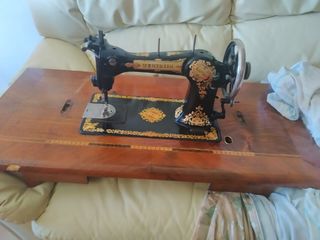 MAQUINA DE COSER
