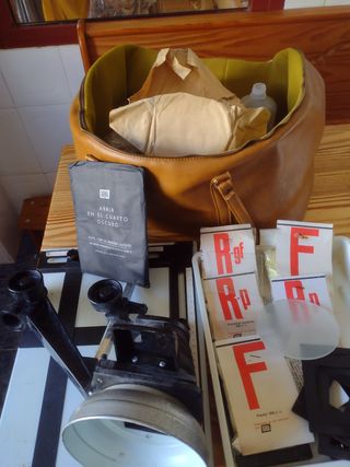 Maleta con material fotográfico antiguo