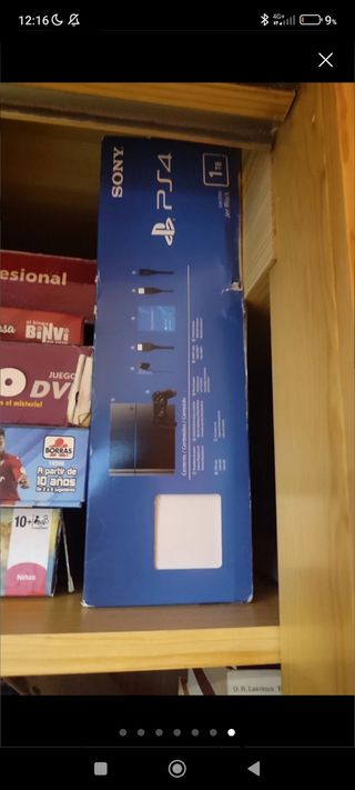Play Station 4 (1TB)+ muchos juegos 