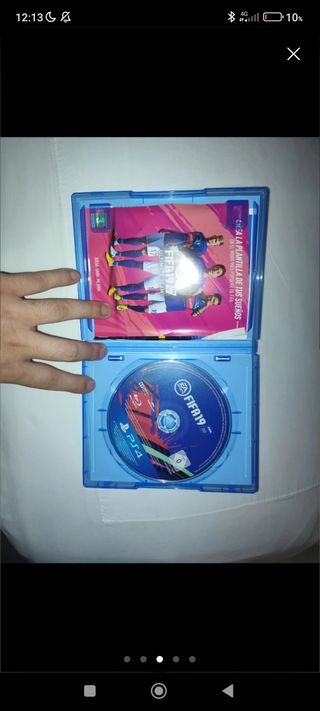 Play Station 4 (1TB)+ muchos juegos 