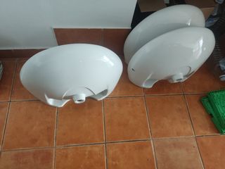 Lavabos. Lababo . Lavavos . WC. Roca