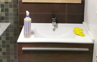 Lavabo encastrado.
