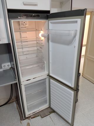 Frigorifico Whirlpool WBE3323 A+ NFXF en perfecto