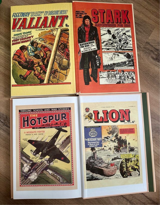 Pack de dos comics de Adam Riches