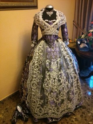 Traje de fallera talla 38-40 aprox