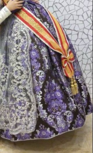 Traje de fallera talla 38-40 aprox