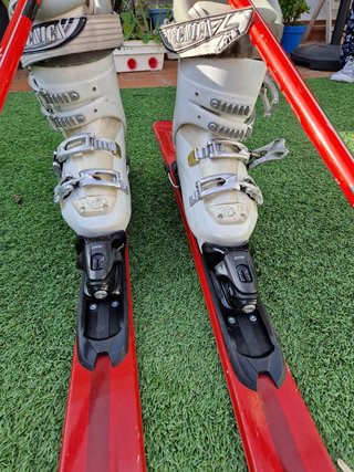 Esquís Botas y Bastones