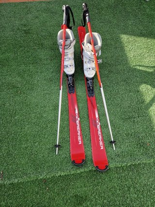 Esquís Botas y Bastones