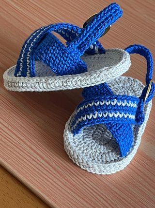 Sandalias a crochet para niños