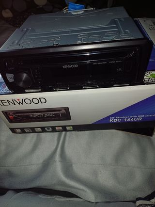 Autoradio CD con Interfaz USB KDC-164UR