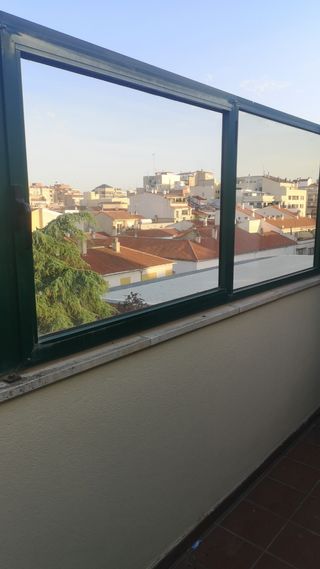 Lote 5 puertas y 6 ventanas climalit verde