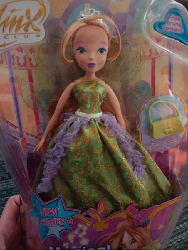 bambola winx Flora
