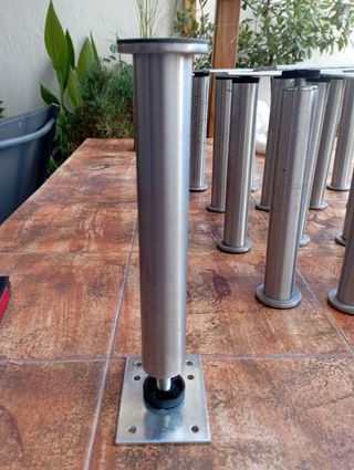 Patas para muebles de cocina.