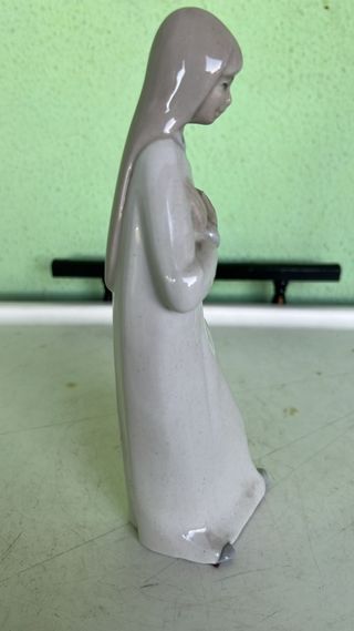 FIGURA PORCELANA NIÑA