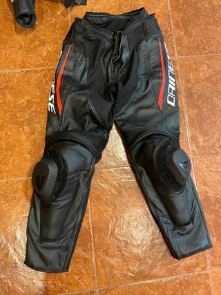 MONO CUERO DAINESE AVRO D2