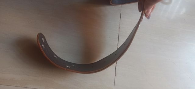 Cinta marrone con strass in buono stato