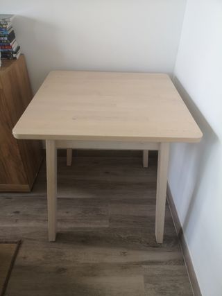 Mesa pequeña madera especial 