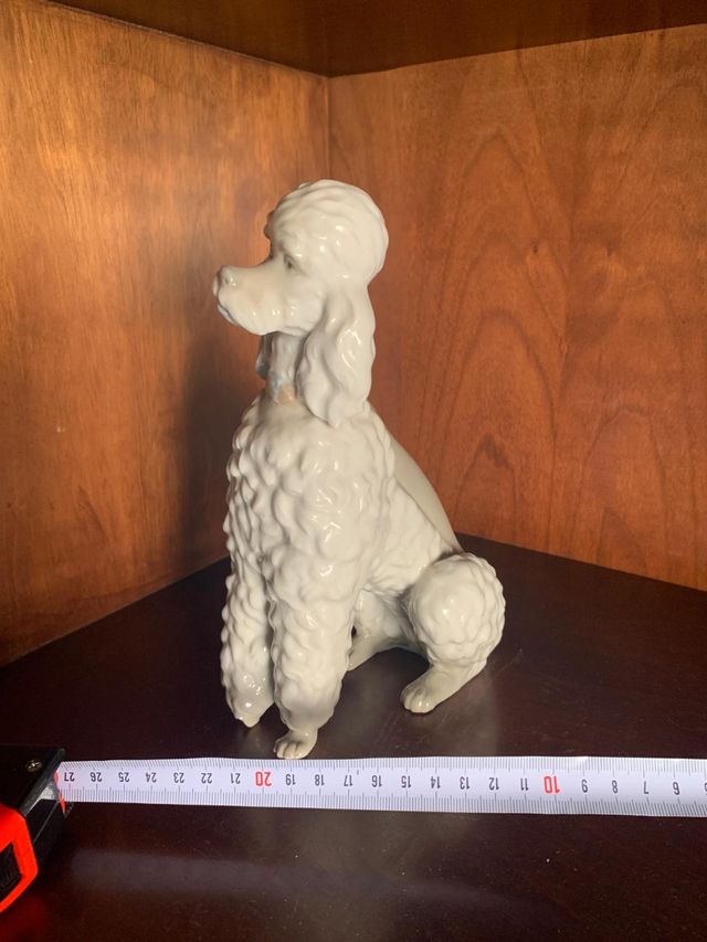 Figura caniche sentado lladro