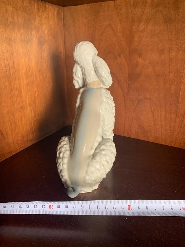 Figura caniche sentado lladro