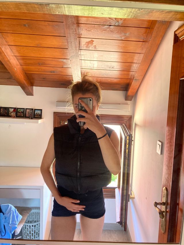 Chaleco negro acolchado