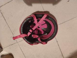 Casco de niña de patinaje