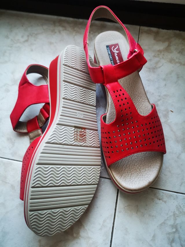 Sandalias nuevas