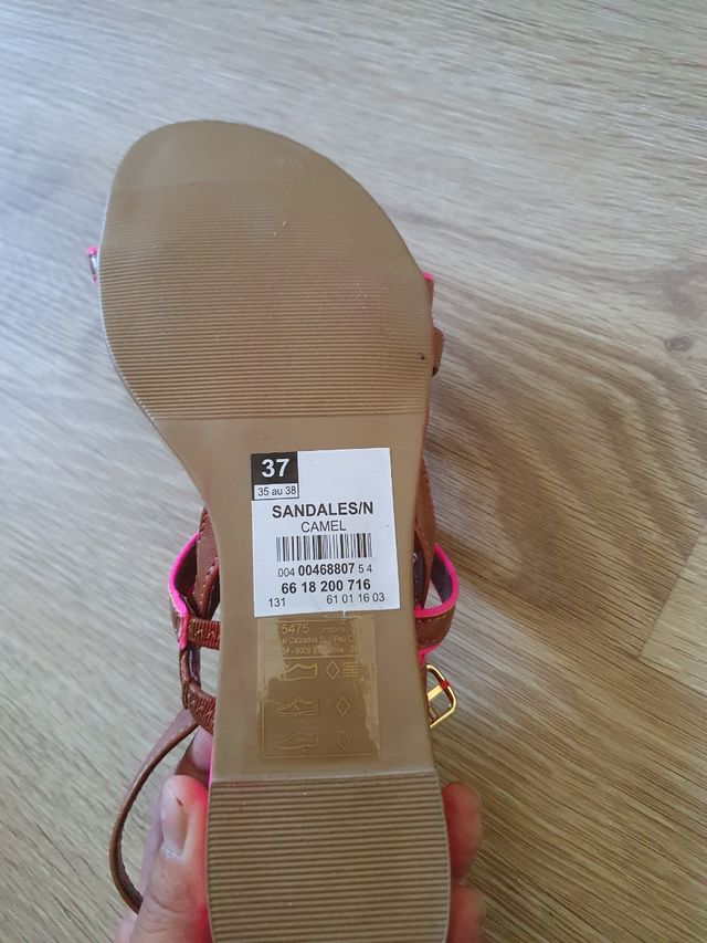 Chanclas de piel talla 37 o 36