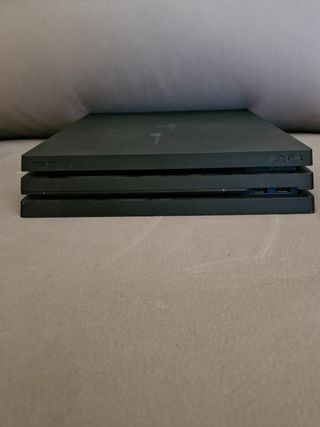 Ps4 pro + 2 juegos de regalo