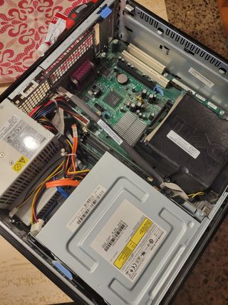 Ordenador DELL OPTIPLEX 755 con monitor 