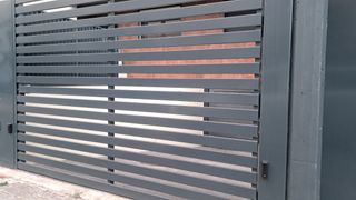 Puerta metálica y estructuras metalicas