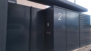 Puerta metálica y estructuras metalicas